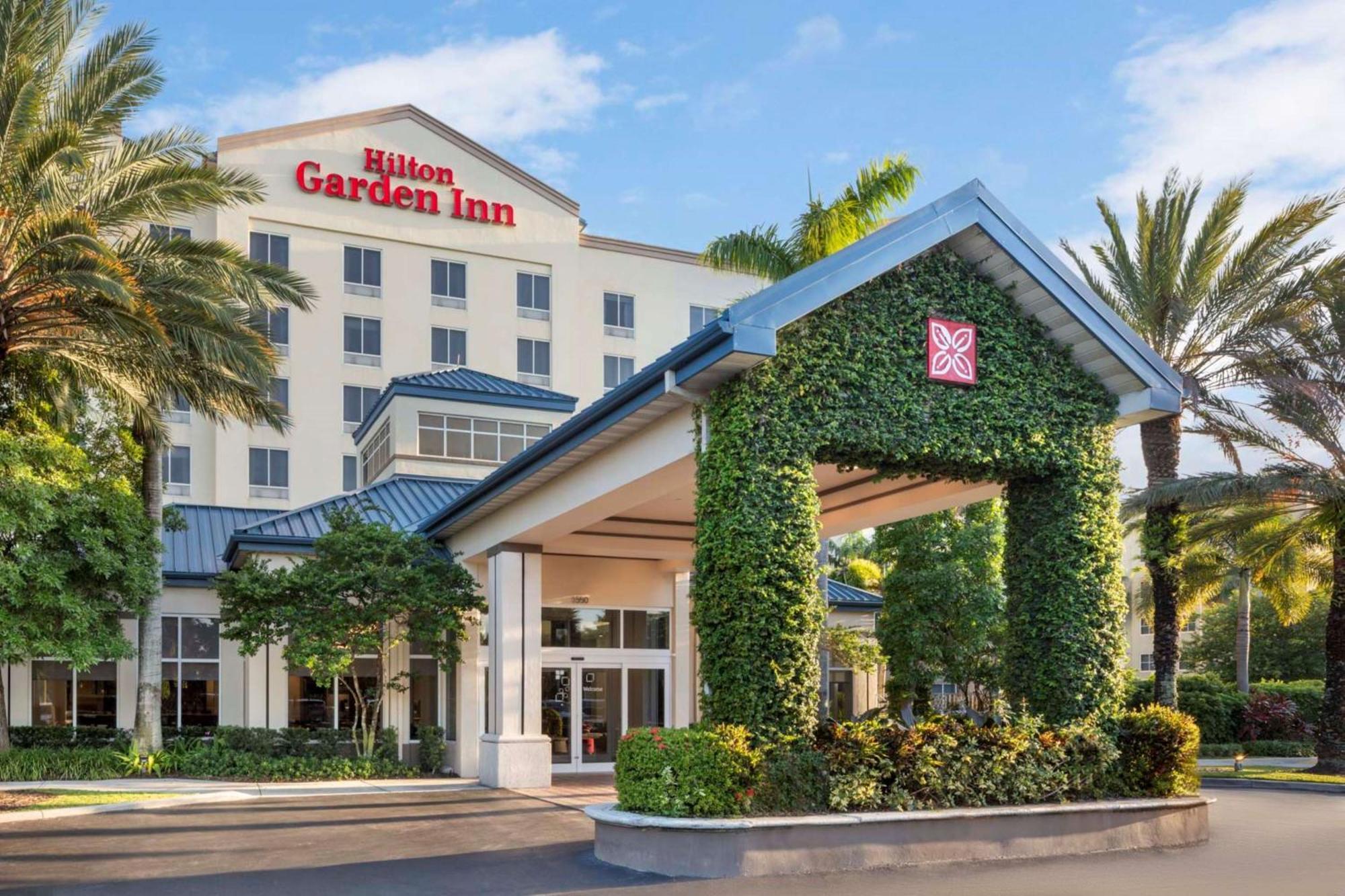 Hilton Garden Inn Miami Airport West Exterior photo