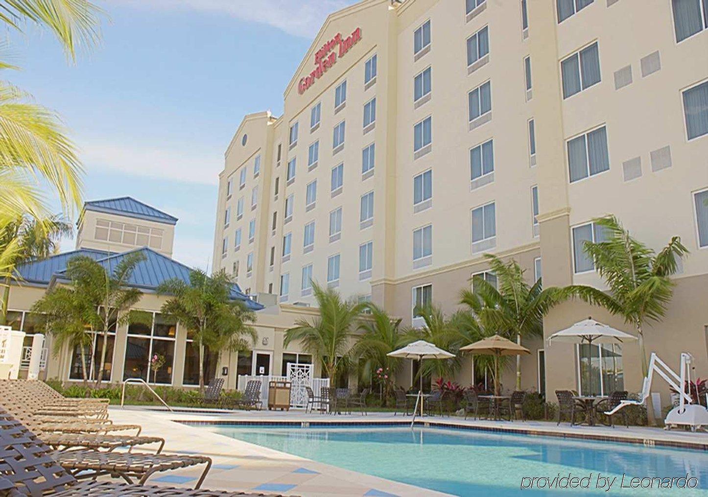 Hilton Garden Inn Miami Airport West Exterior photo