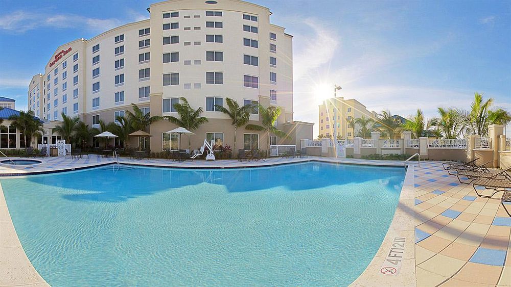 Hilton Garden Inn Miami Airport West Exterior photo