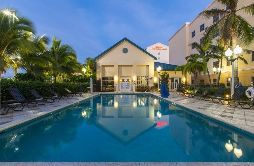 Hilton Garden Inn Miami Airport West Exterior photo