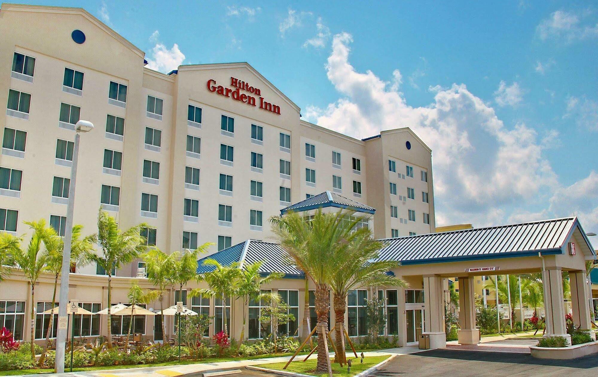 Hilton Garden Inn Miami Airport West Exterior photo